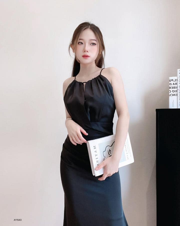 法式“鱼尾包臀”吊带连身裙