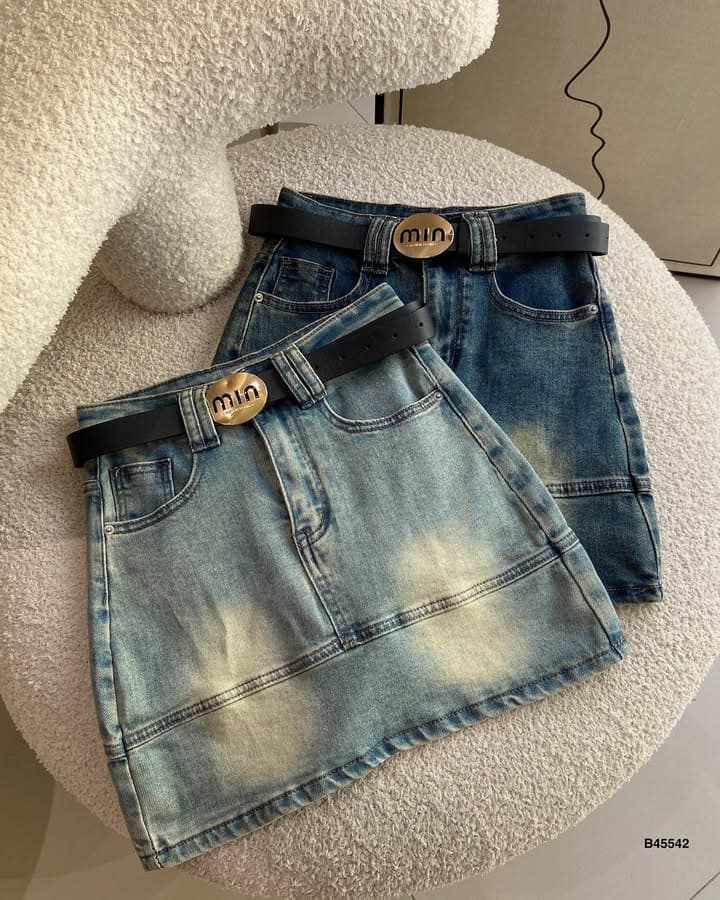新品“辣妹字母”弹力包臀裙