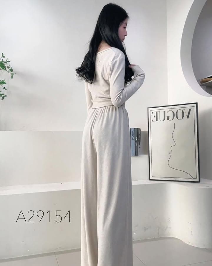 纽结V领长袖+高腰休闲裤