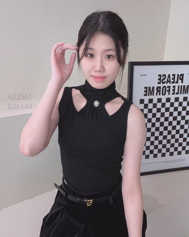 美式辣妹高领镂空上衣