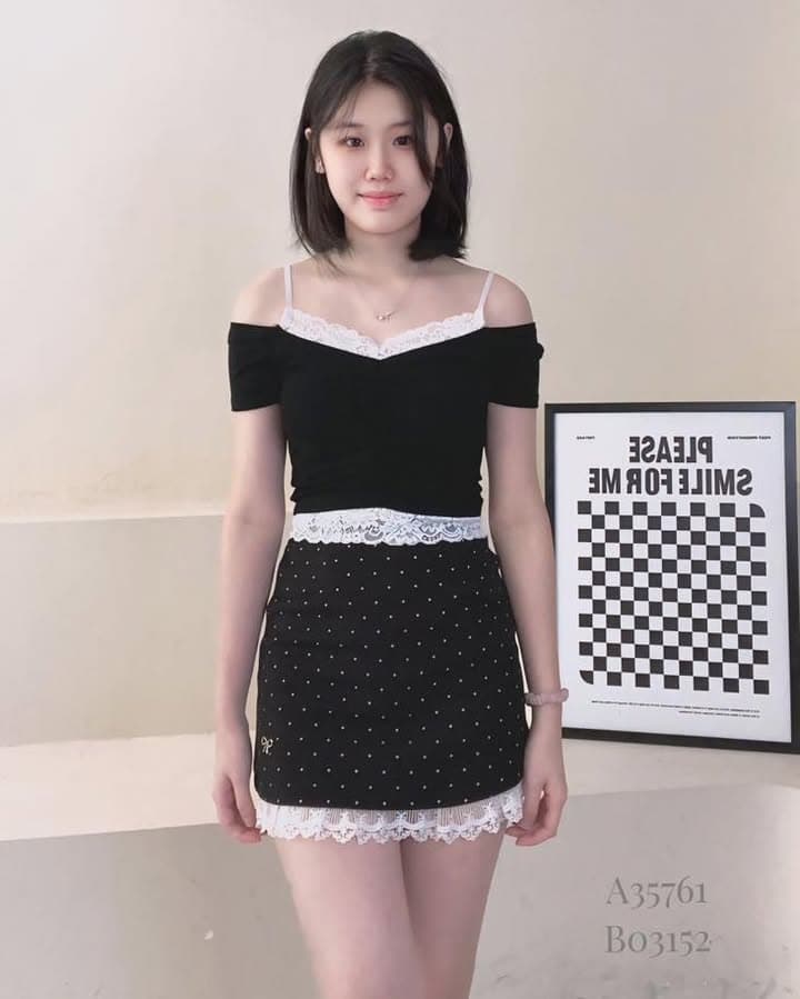蕾丝拼接吊带短上衣