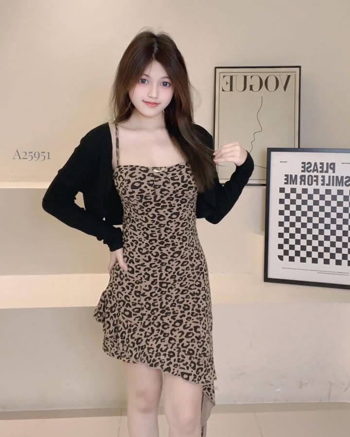 千禧辣妹豹纹吊带裙开衫两件套