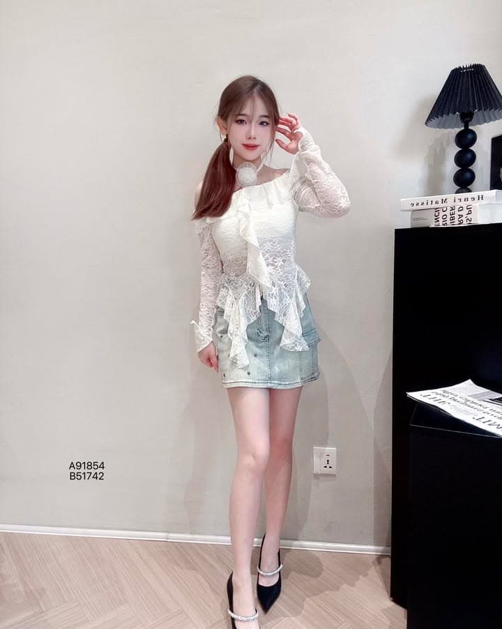 千金淑女风·不规则蕾丝上衣