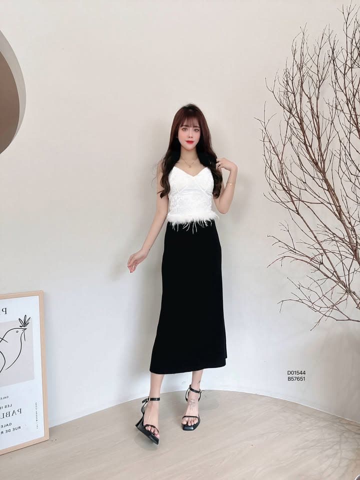 纯欲“毛毛”吊带美背