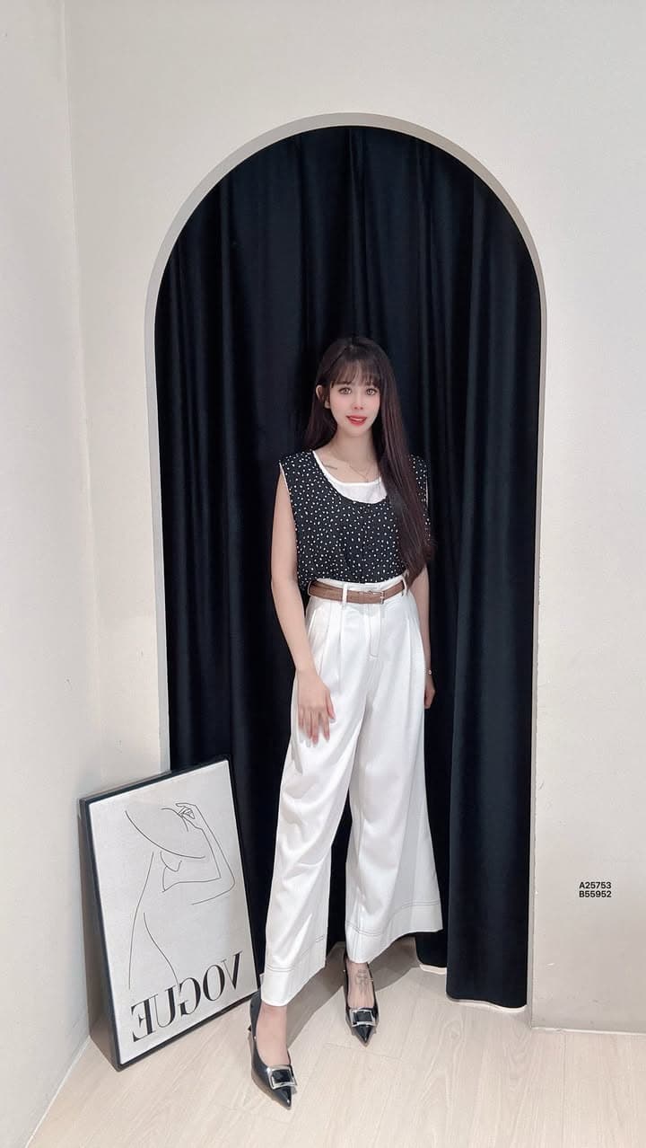 甜美纯欲.爱心假两件上衣