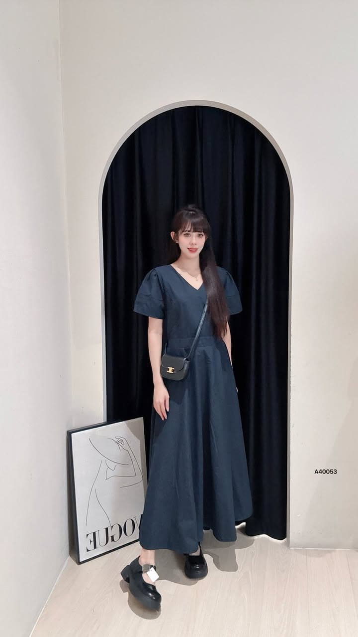 小众“简约小飞袖”心机长裙