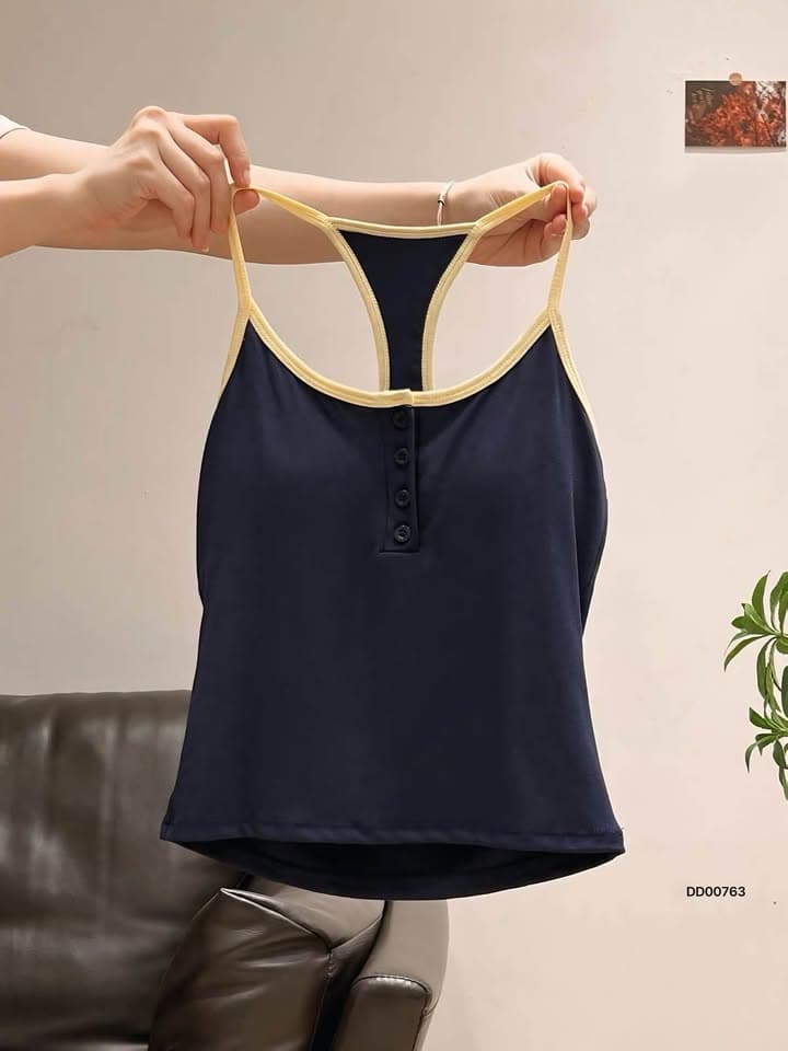 排钮细肩带美背