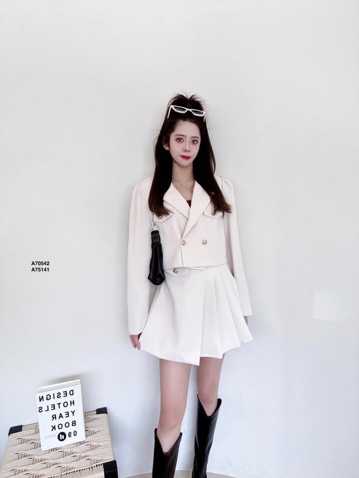 小香“高级职业”西服套装