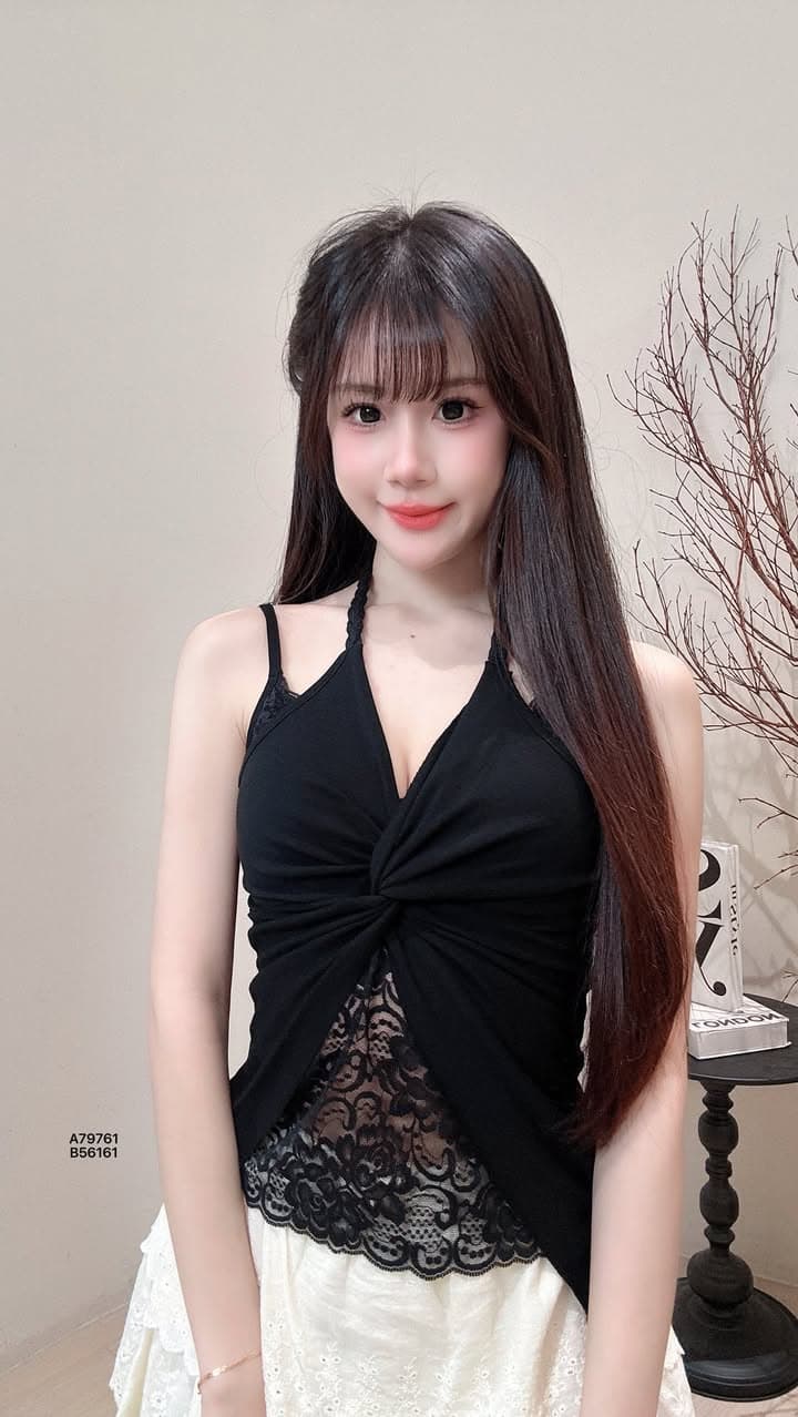 法式“扭转蕾丝边”挂脖衣