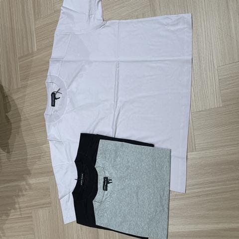 男版简约设计“潮牌”T恤