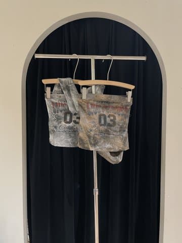 “03”酷帅辣妹铆钉扎染上衣