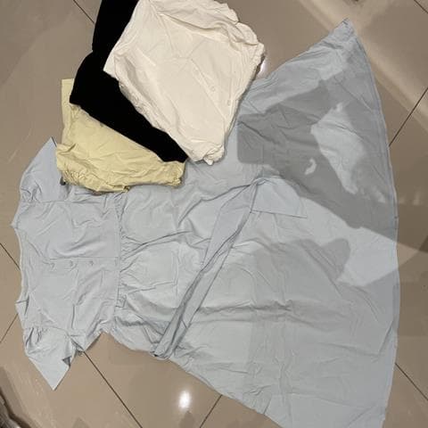 V领腰带连身裙