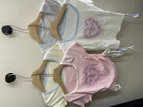 撞色领口甜妹爱心抽绳短版上衣