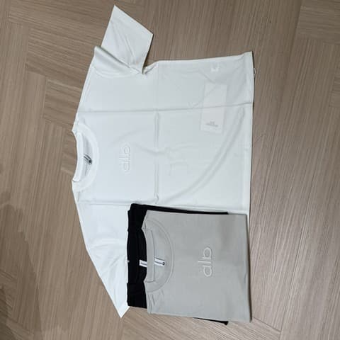 简约立体字母印花男款上衣