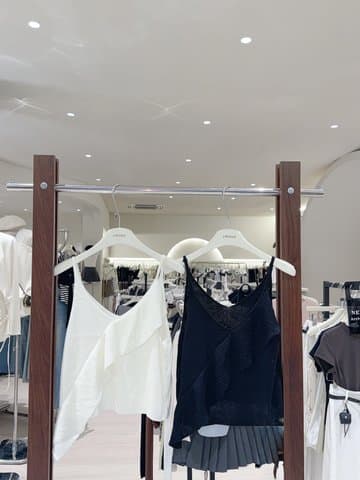 日系荷叶“吊带针织上衣”