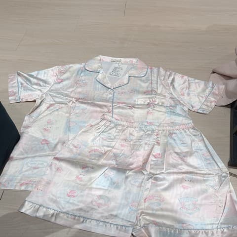 梦幻般·小熊彩色”睡衣