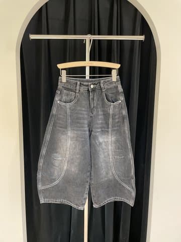 暗黑·酷帅牛仔弯刀七分裤