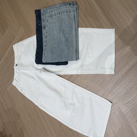 简约百搭款弯刀牛仔长裤