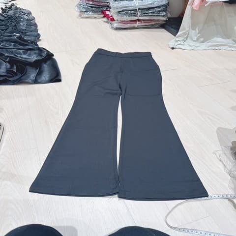 韩系垂直感·微喇叭长裤