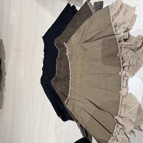 美拉德复古毛边“百褶裙