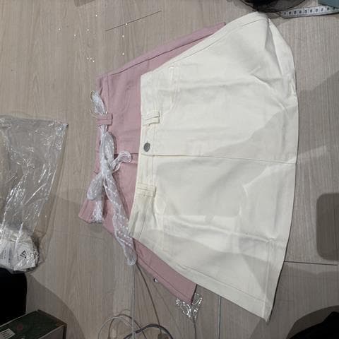 “纯色气质”简约短裙