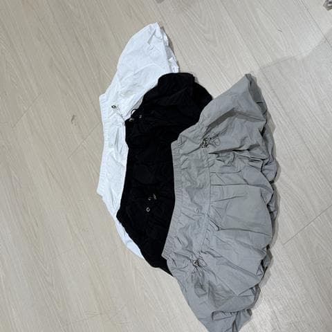 甜美系花苞“抽绳短裙”