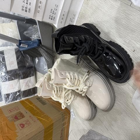 时尚个性“皮革绑带”短靴