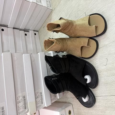夏季设计感拉链“凉靴”